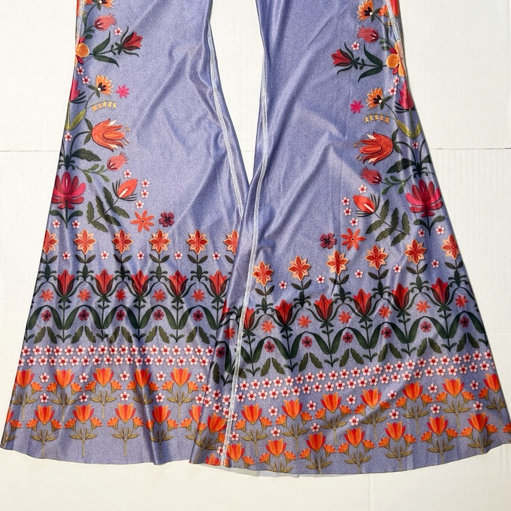 •YOGA DEMOCRACY• High Waist Bell Bottoms 2.0 Leggings in Lavender Love Size L - Picture 9 of 13